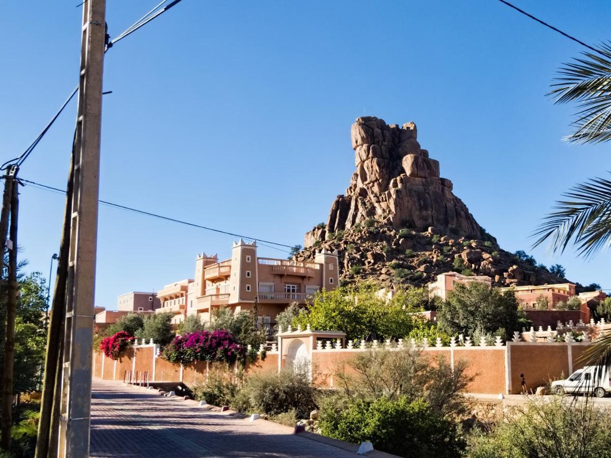 Auberge Et Hotel Les Amis Tafraout Dış mekan fotoğraf